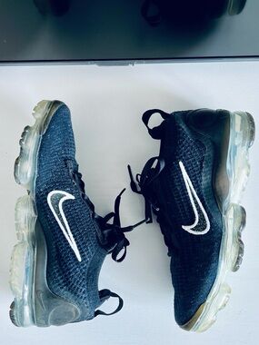 Nike Air VaporMax 2021 FK Black Metallic Silver (Women's) size 6.5